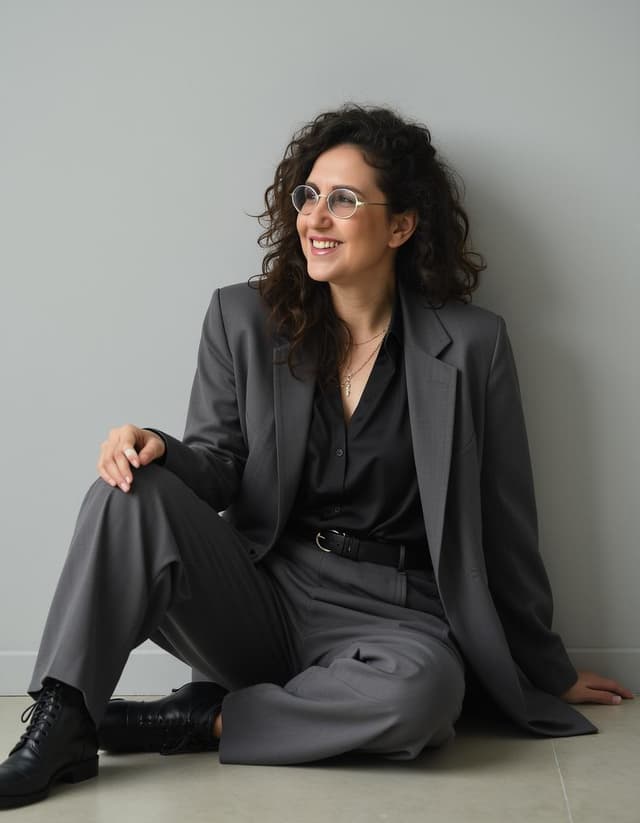 Corporate Pack Female Pic