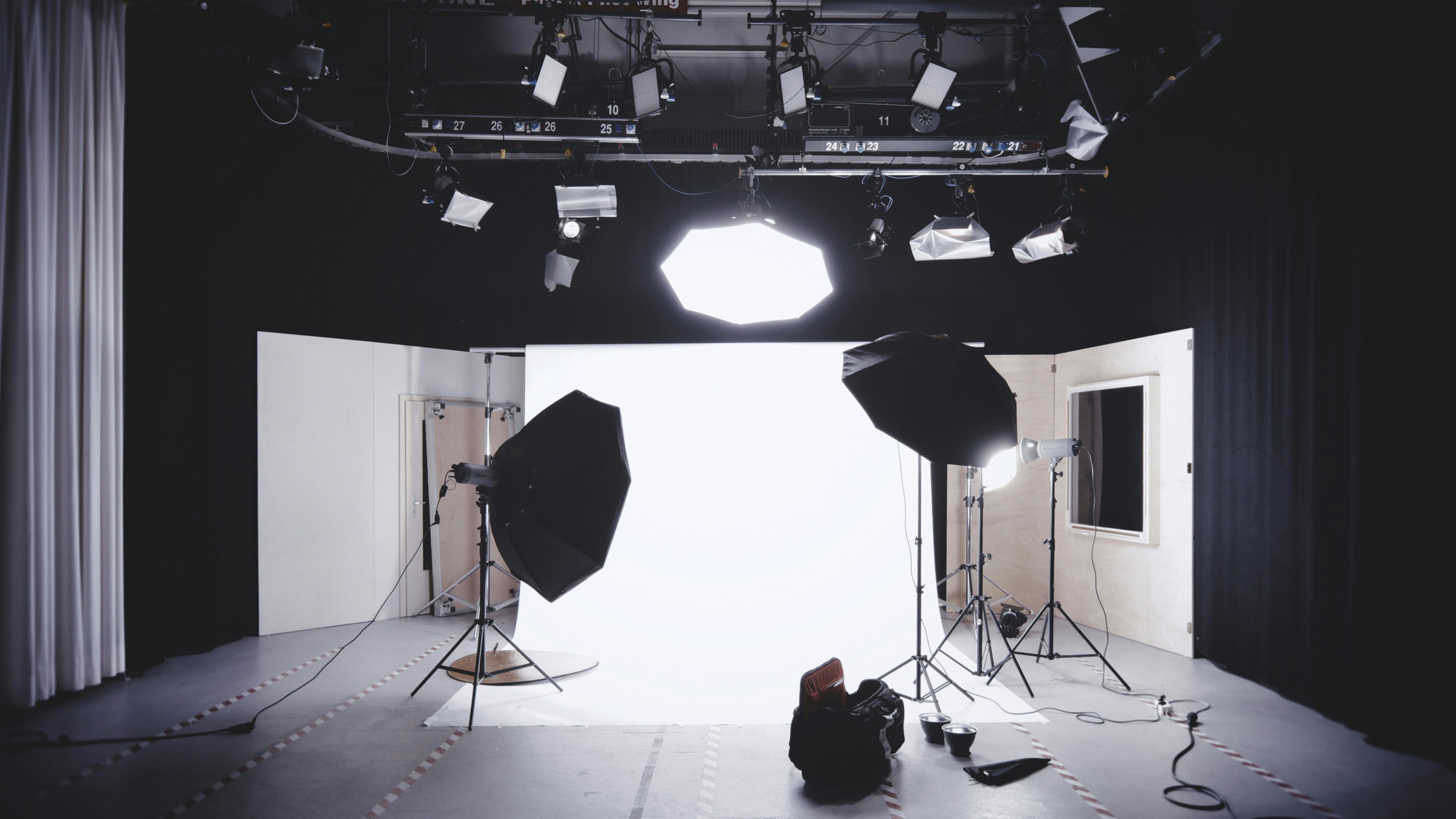 AI Headshots vs. Traditional Photography: Which is Right for You?